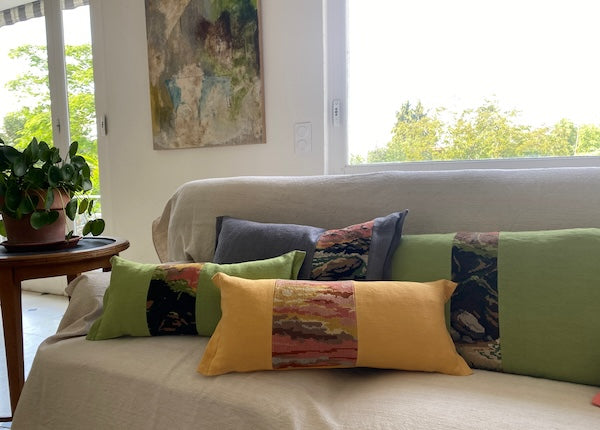 Coussins en lin anciens teints avec incrustation de tapisseries recyclées